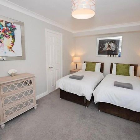 Pelican-Stylish 2-Bed Apartment Close To Beach & Town Scarborough Kültér fotó