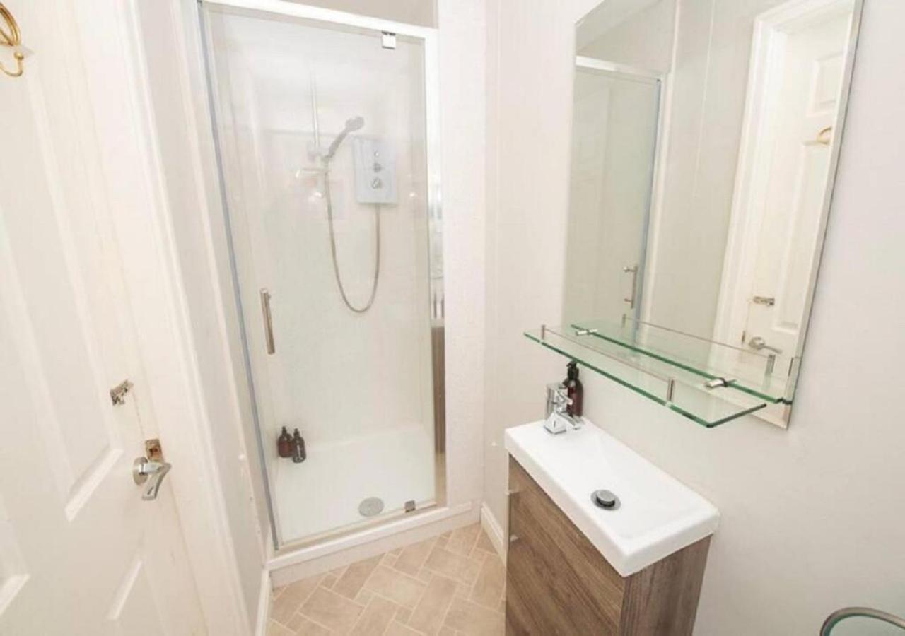Pelican-Stylish 2-Bed Apartment Close To Beach & Town Scarborough Kültér fotó