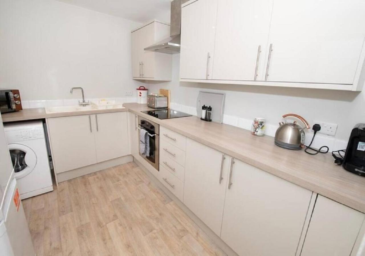 Pelican-Stylish 2-Bed Apartment Close To Beach & Town Scarborough Kültér fotó