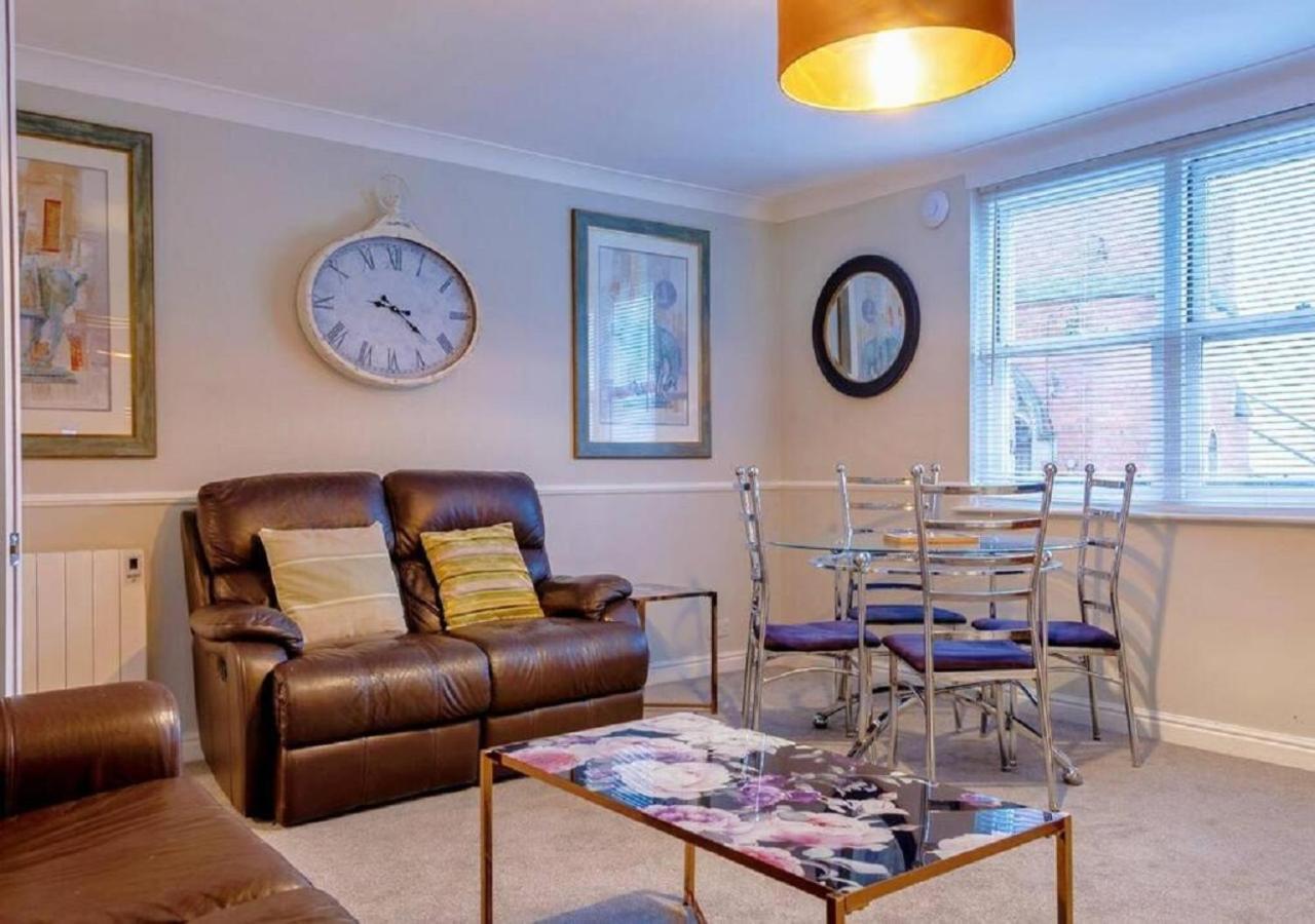 Pelican-Stylish 2-Bed Apartment Close To Beach & Town Scarborough Kültér fotó