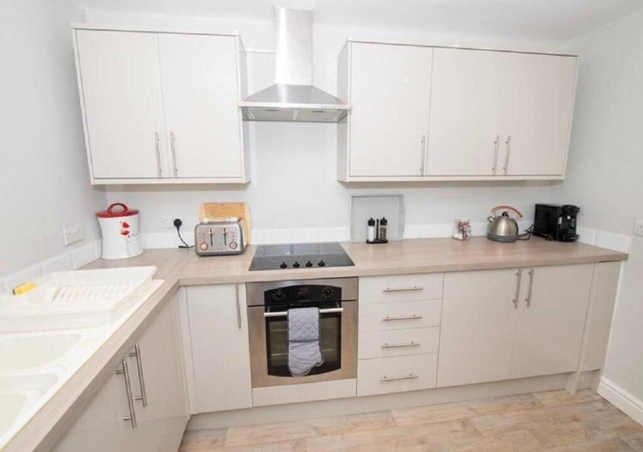 Pelican-Stylish 2-Bed Apartment Close To Beach & Town Scarborough Kültér fotó